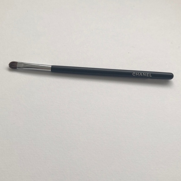 CHANEL Makeup Chanel Contourshadow Brush 26 New Poshmark